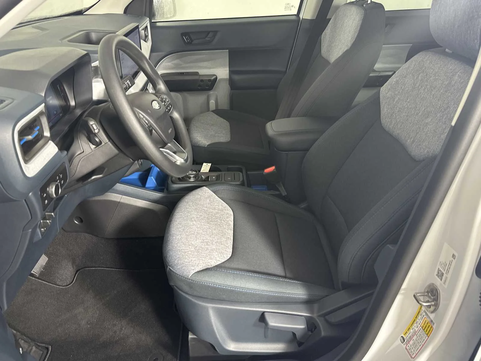 New 2026 Oxford White Ford XLT image 8