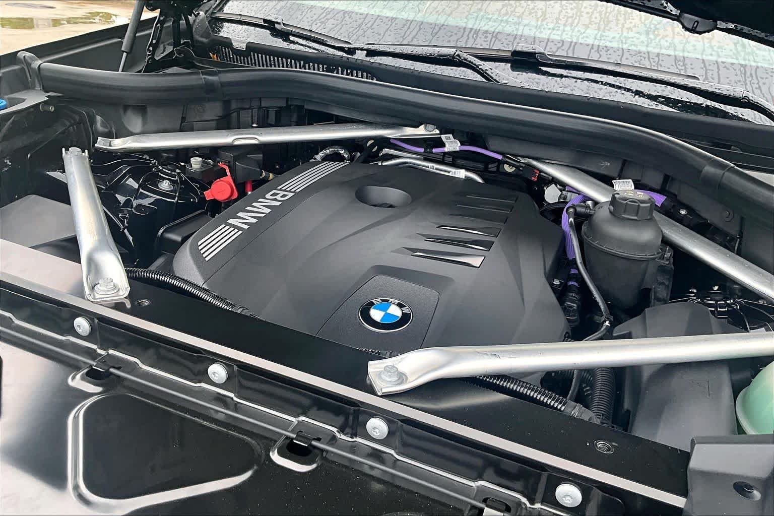 Used 2026 Carbon Black Metallic BMW xDrive40i image 32