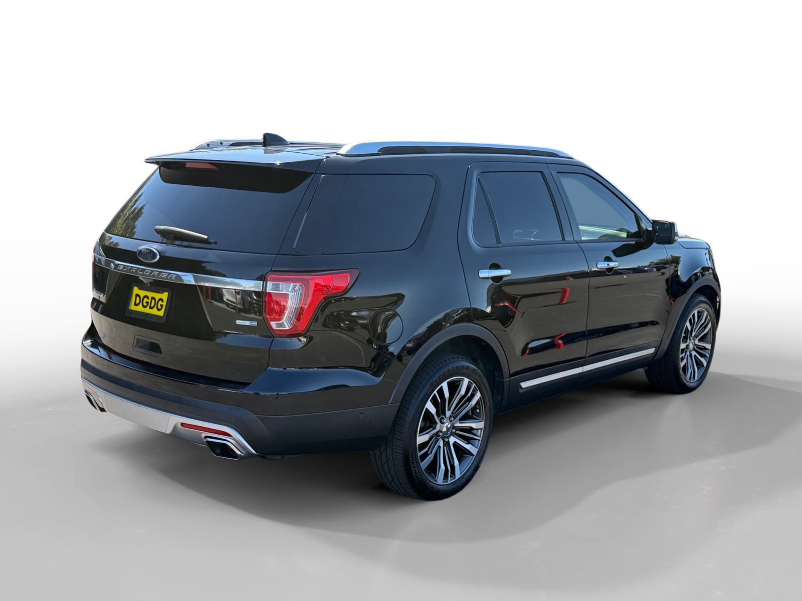 Used 2016 Shadow Black Ford Platinum image 5
