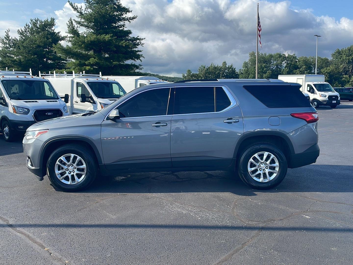 Used 2018 Chevrolet Traverse 1LT with VIN 1GNEVGKW3JJ214047 for sale in East Peoria, IL