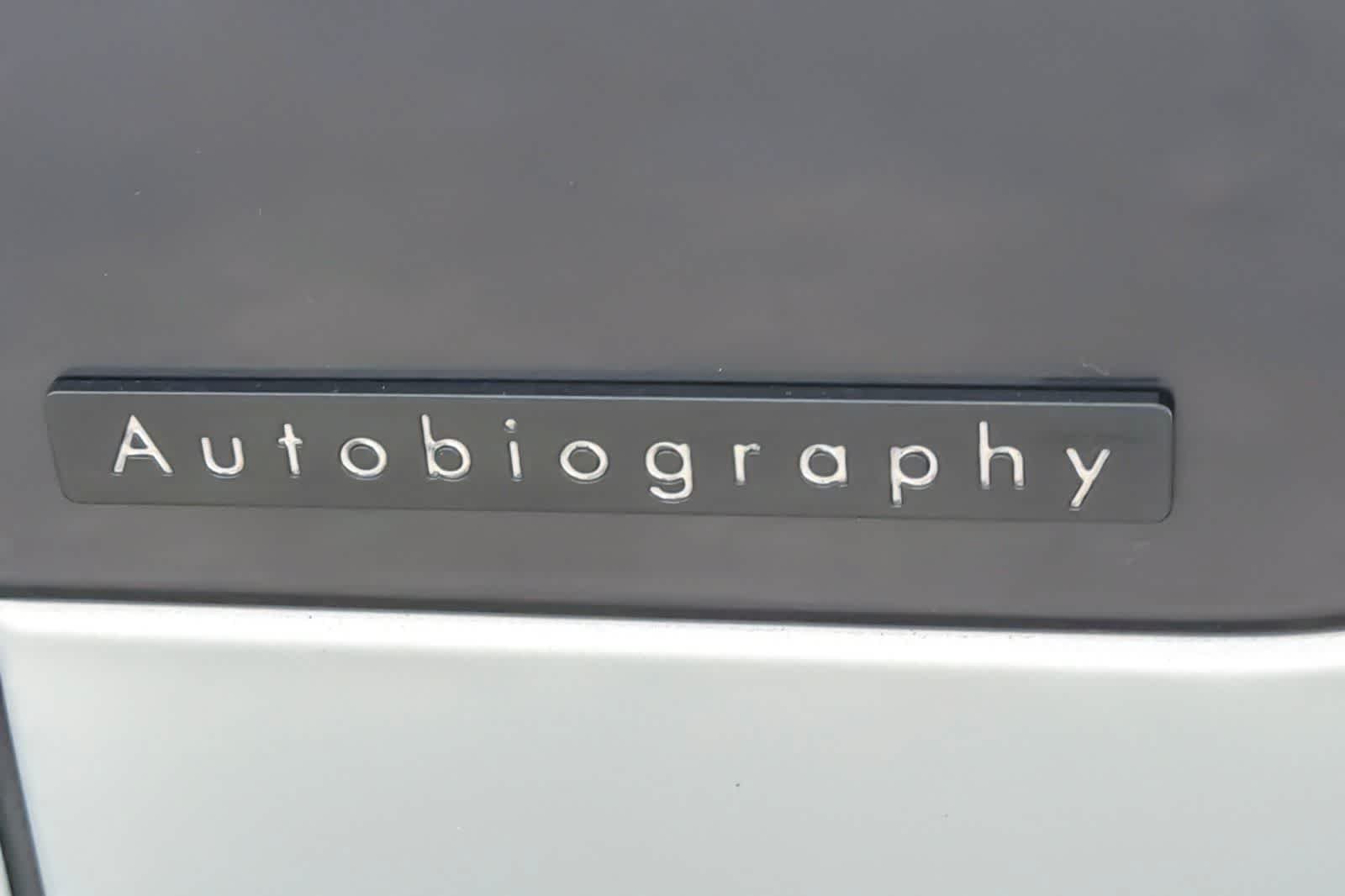 Used 2025  Land Rover Autobiography image 28