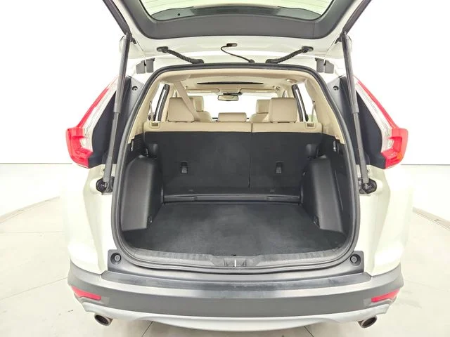Used 2017 White Honda Touring image 37