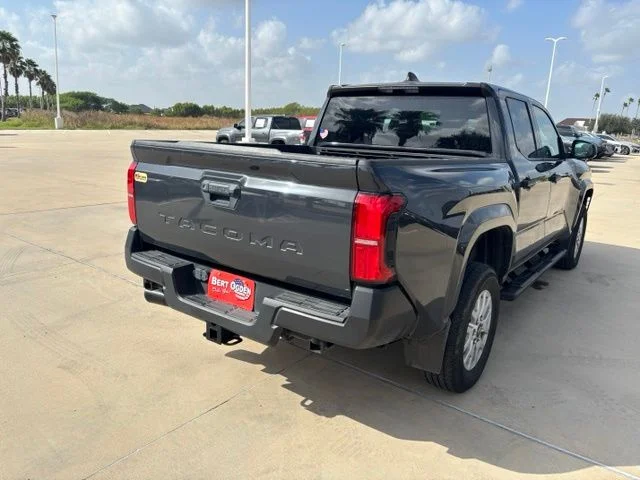 Used 2024  Toyota SR image 6