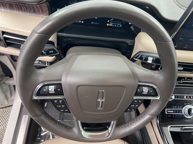 Certified Used 2023 Ceramic Pearl Metallic Tinted Clearcoat Lincoln Reserve image 23