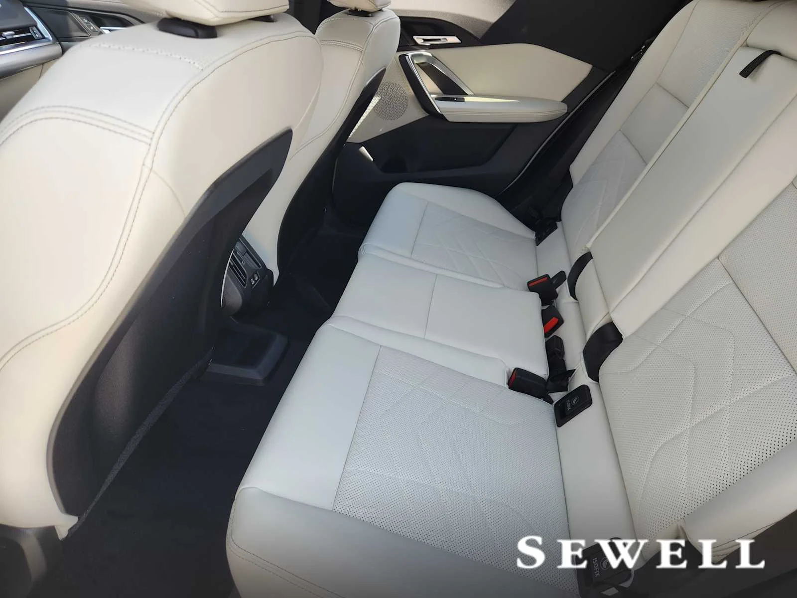 New 2026 Alpine White BMW xDrive28i image 7