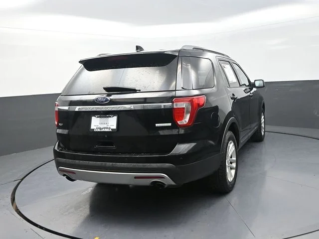 Used 2017 Black Ford XLT image 10