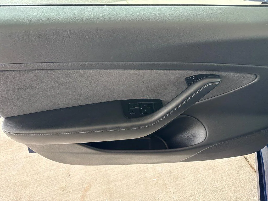 Used 2018 Deep Blue Metallic Tesla Long Range image 15