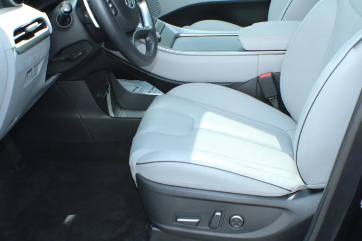 Used 2025 Moonlight Cloud Hyundai SEL Premium 7P image 15