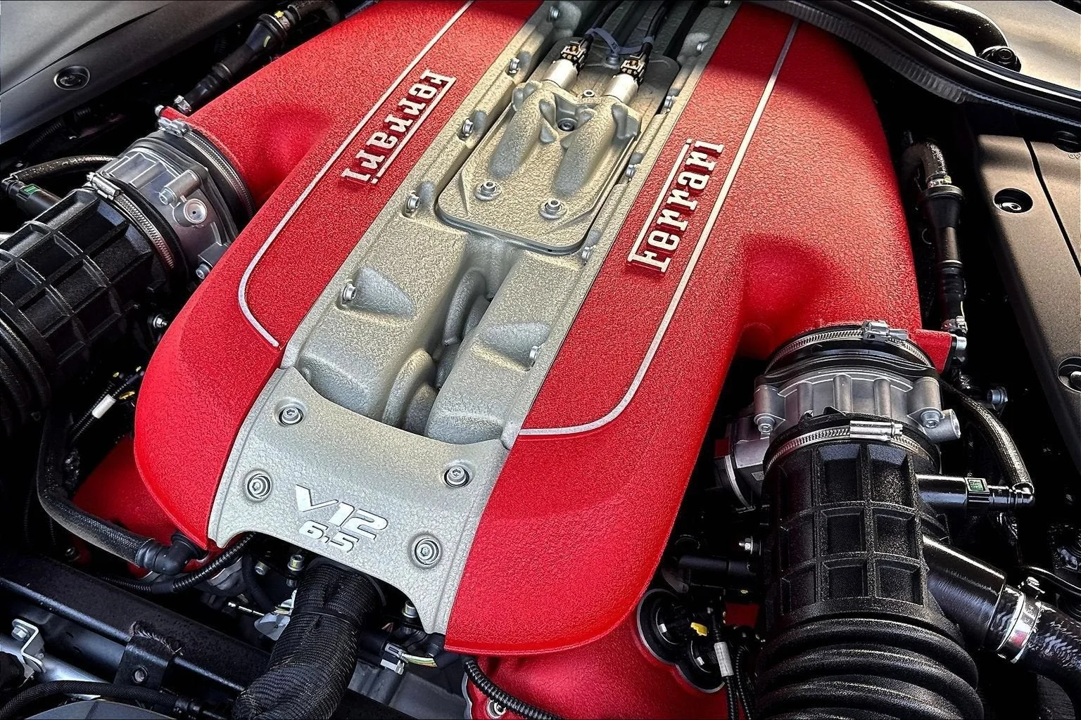 Certified Used 2022 Rosso Corsa Ferrari  image 25
