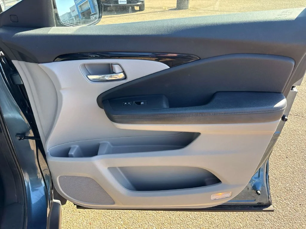 Used 2017 Blue Honda Elite image 20
