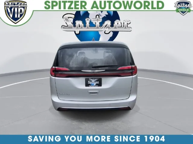 Used 2024 Silver Chrysler Touring L image 9