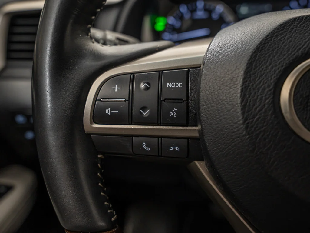 Used 2019 Eminent White Pearl Lexus 350L image 29
