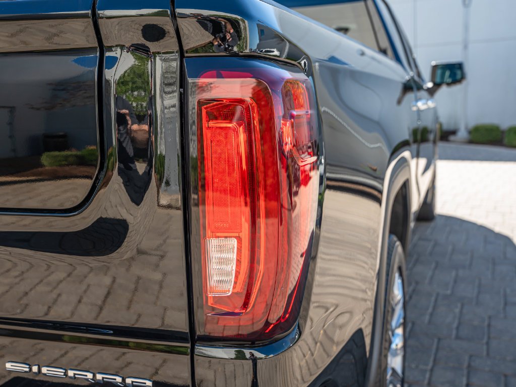 Used 2024 Onyx Black GMC Denali image 9