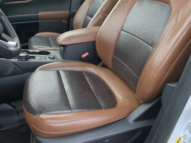 Used 2021 White Ford Badlands image 18