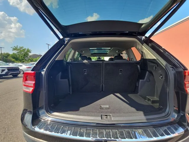 Used 2019 Black Volkswagen SEL image 28
