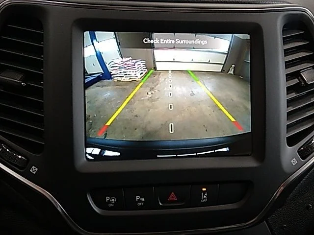 Used 2023 Black Jeep Altitude image 17
