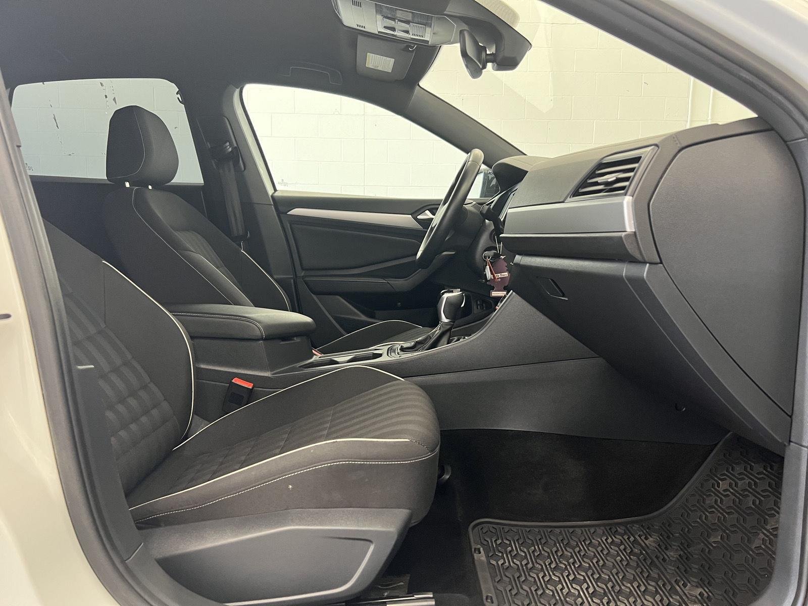 2024 Volkswagen Jetta Sport - Photo 29
