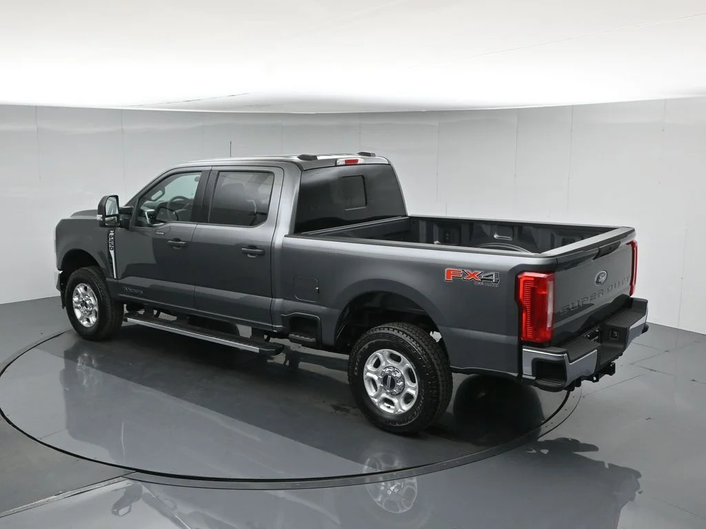 New 2026 Carbonized Gray Metallic Ford XLT image 41