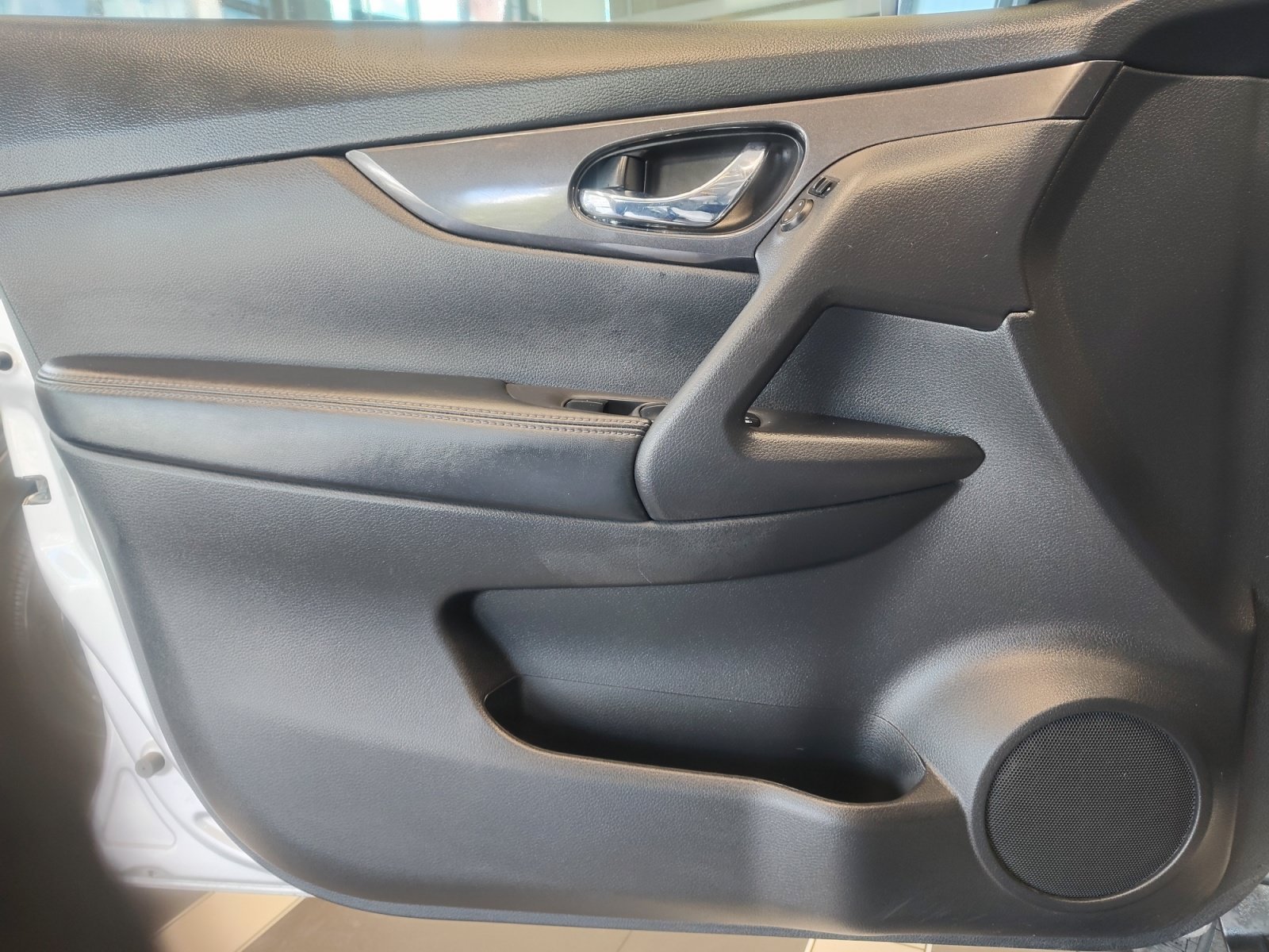 Used 2018 Brilliant Silver Nissan SV image 26