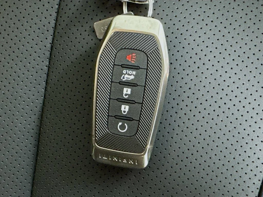 Certified Used 2026 White INFINITI LUXE image 40