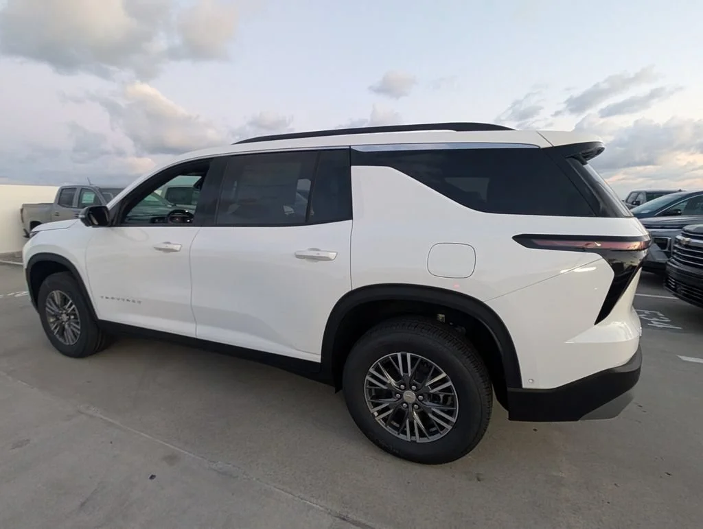 New 2026 Summit White Chevrolet LT image 10
