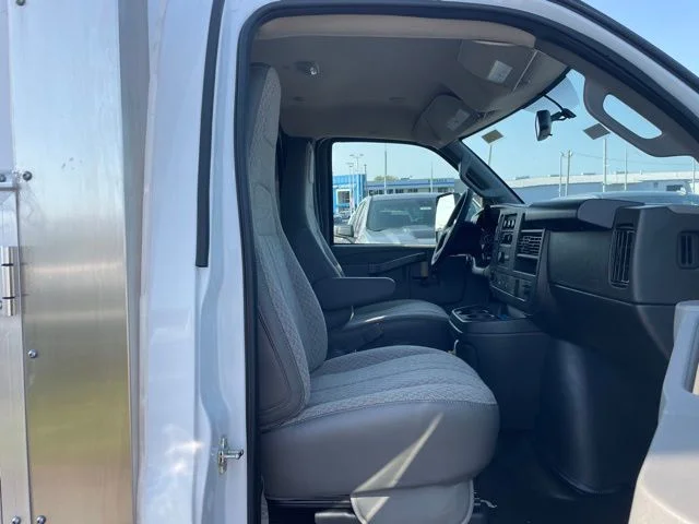 New 2025 White Chevrolet Cutaway image 10