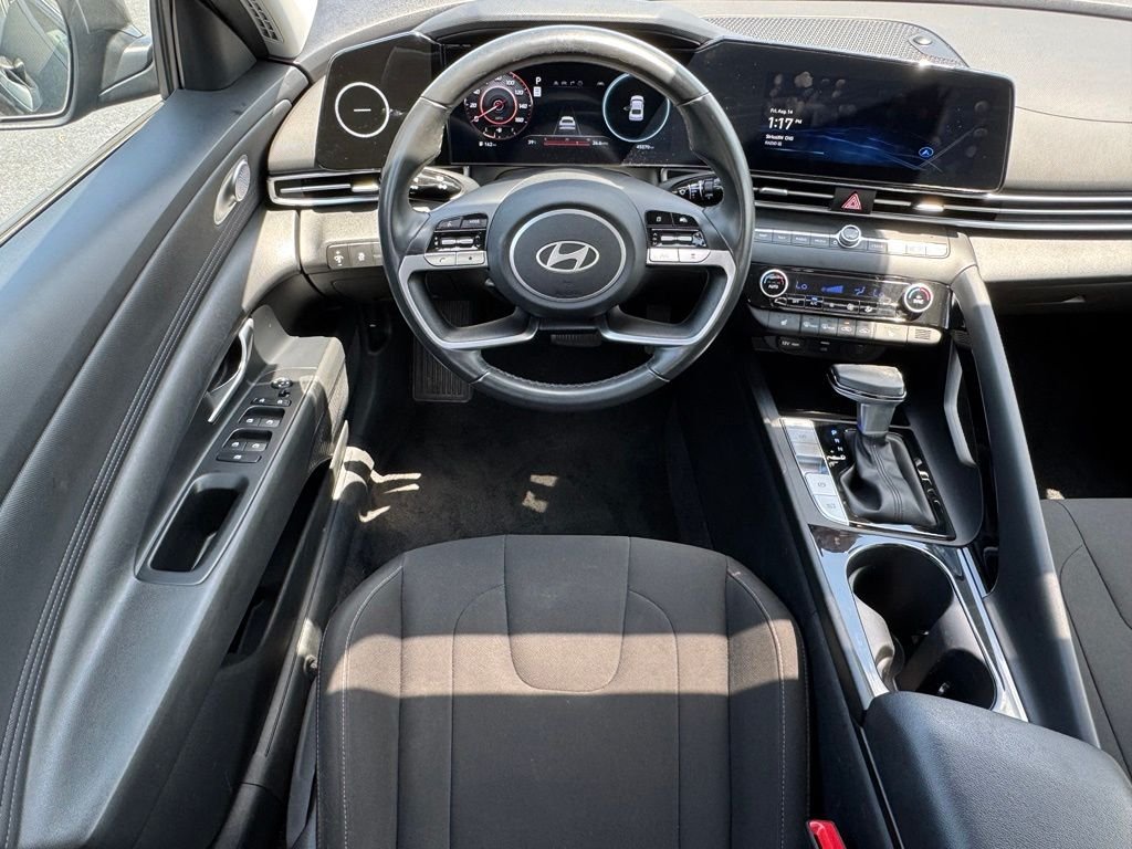 Used 2025 Gray Hyundai SEL Convenience image 10