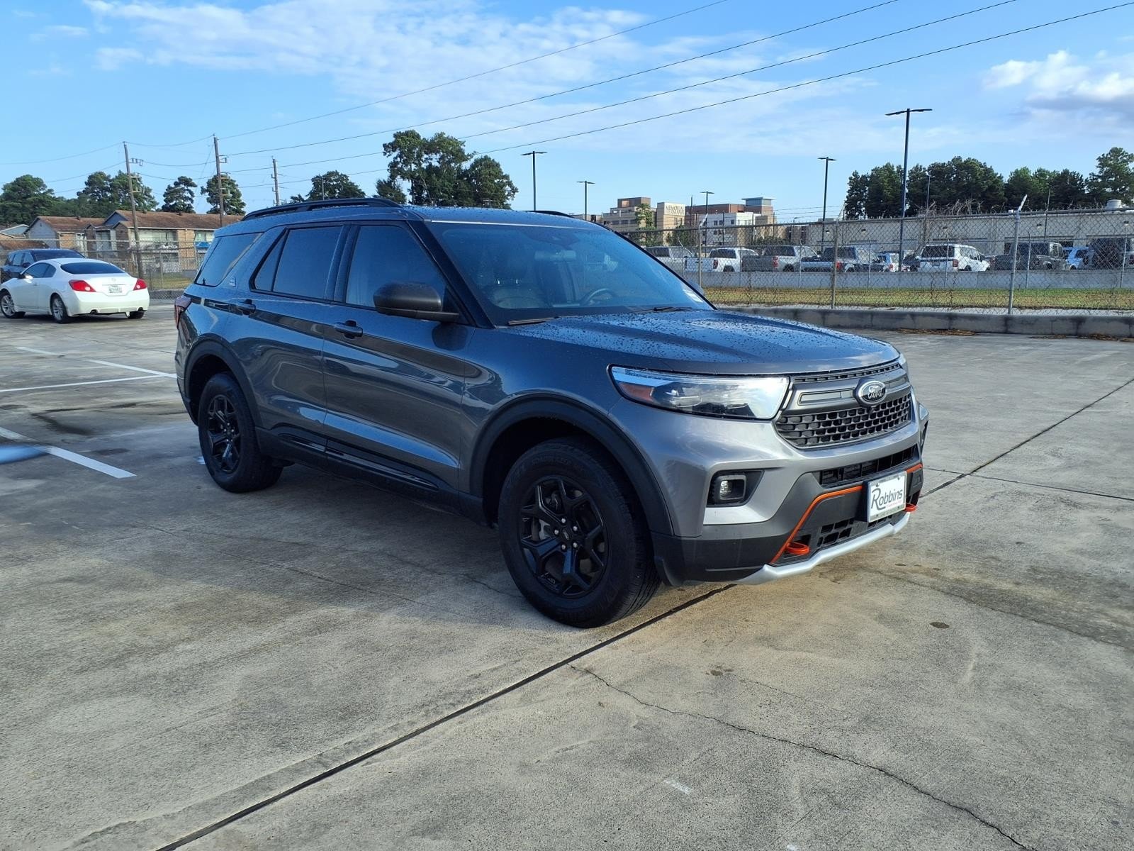 2022 Ford Explorer photo 3 of 27
