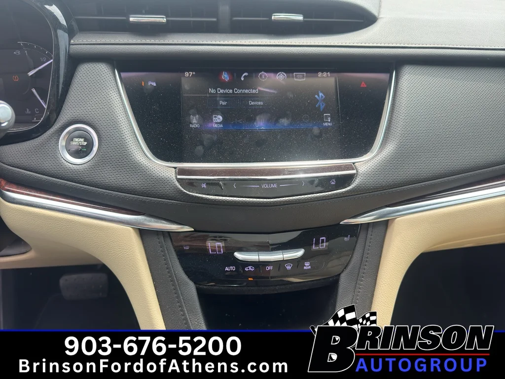 Used 2017 Silver Coast Metallic Cadillac Luxury FWD image 18