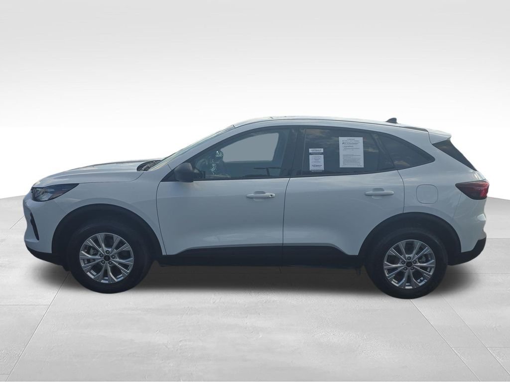 Used 2025 White Ford Active image 3