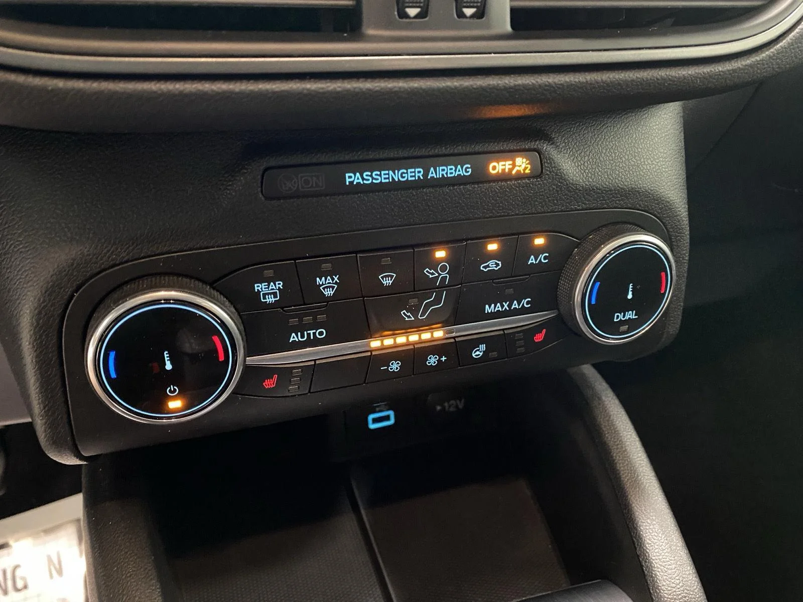 Used 2023 Agate Black Ford Active image 25