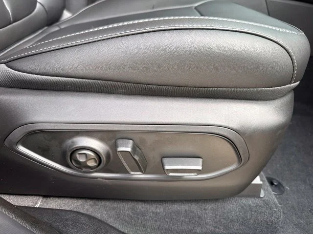 New 2027 Gray Jeep Limited image 31