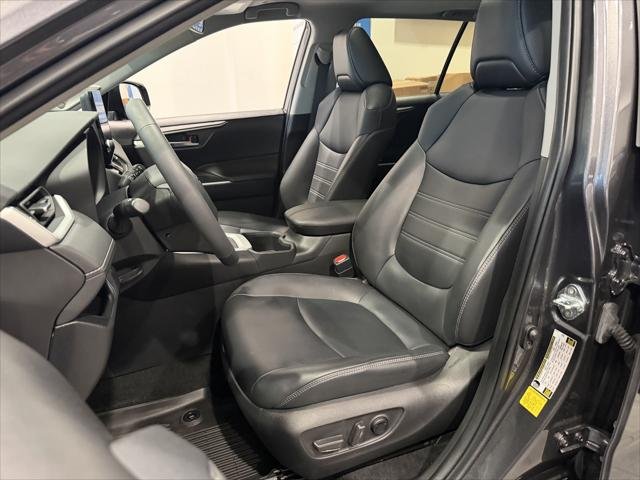 Certified Used 2024 MAGNETIC GRAY MET. Toyota  image 29
