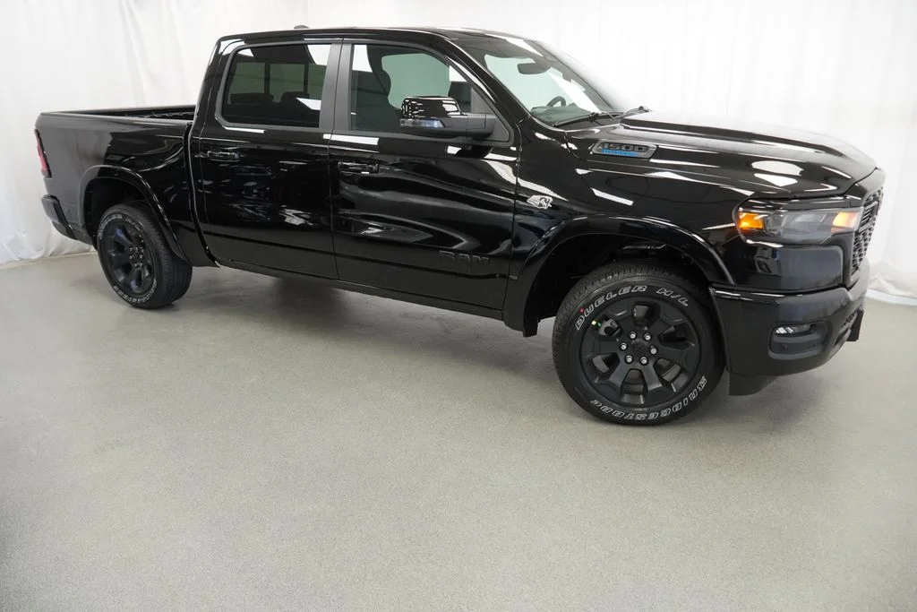 New 2026 Diamond Black Crystal Pearl-Coat Exterior Paint RAM Big Horn/Lone Star image 9