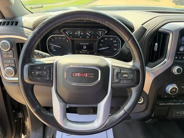 Used 2020 Black GMC SLE image 12
