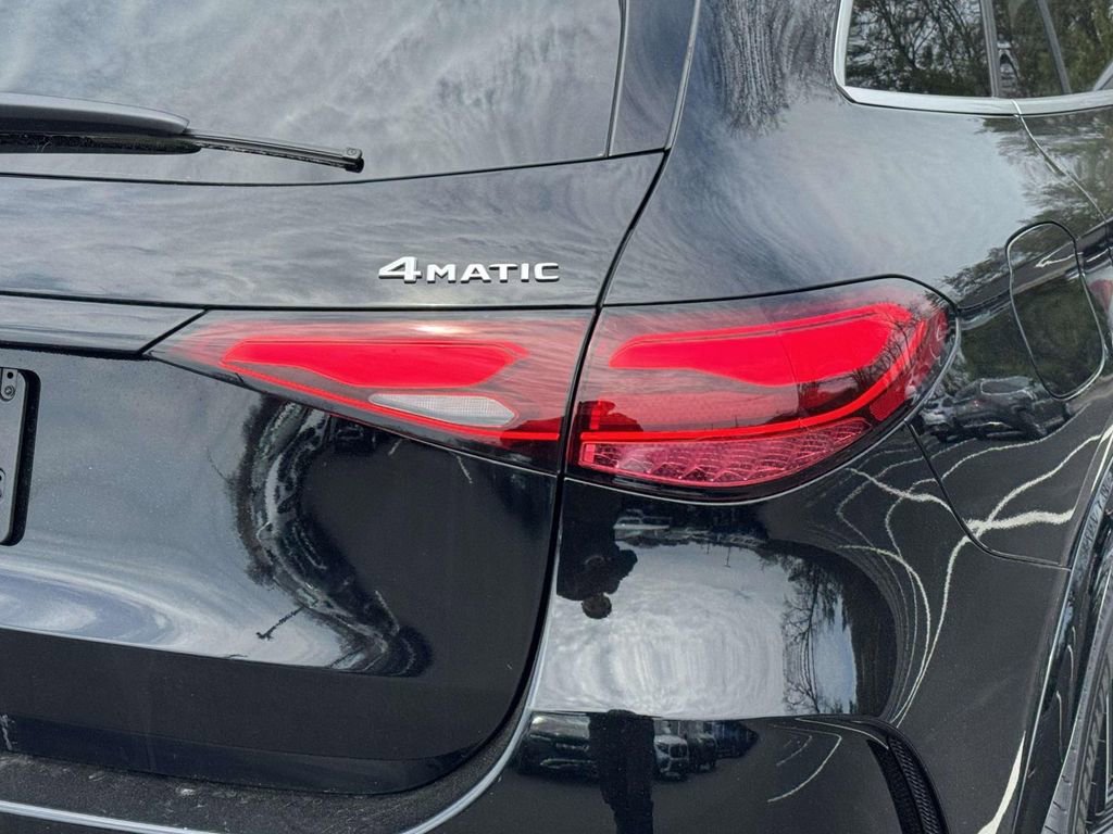 New 2026 Black Mercedes-Benz GLC 300 image 13