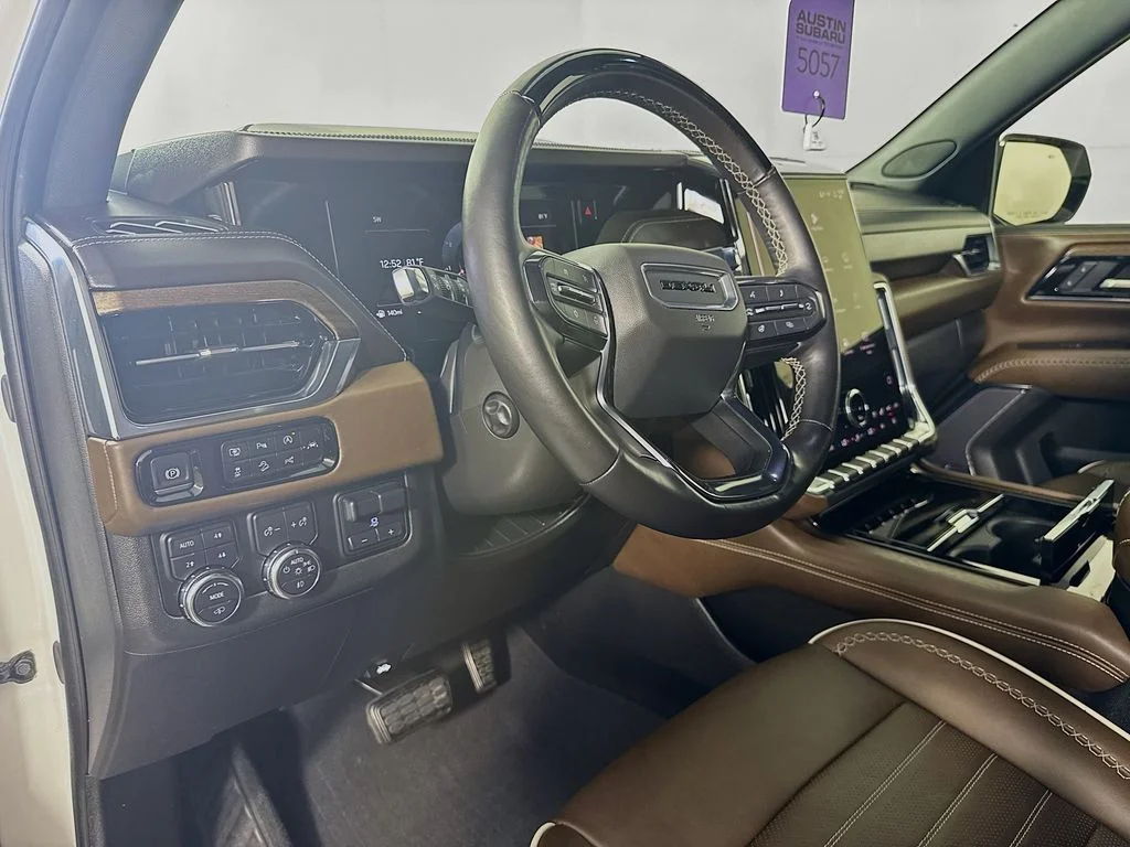 Used 2025 White GMC Denali Ultimate image 9