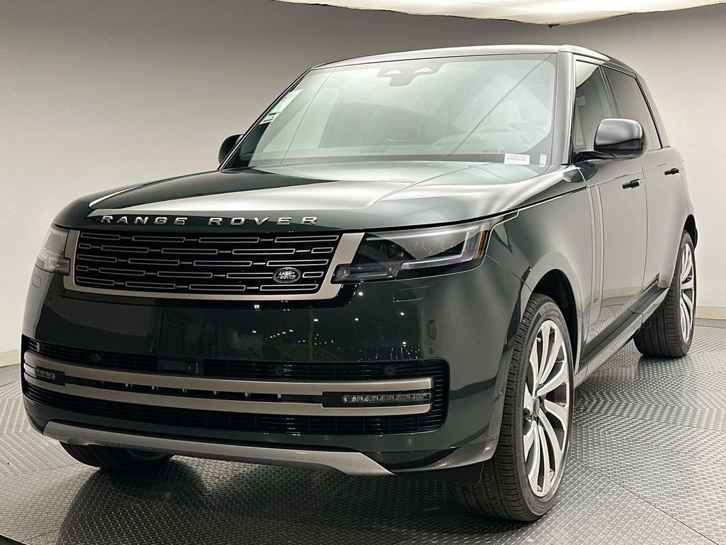 New 2026 Belgravia Green Metallic Land Rover SE image 1