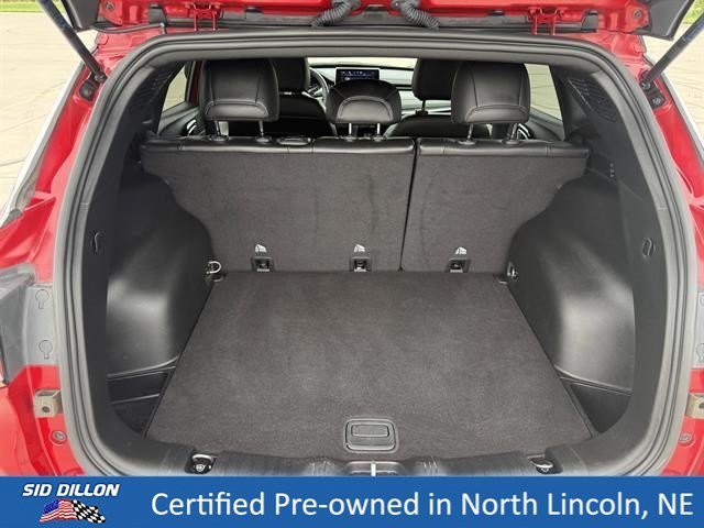 Used 2023 Redline Pearlcoat Jeep Limited image 11