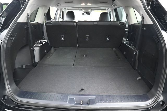 Used 2021 Black Toyota XLE image 9