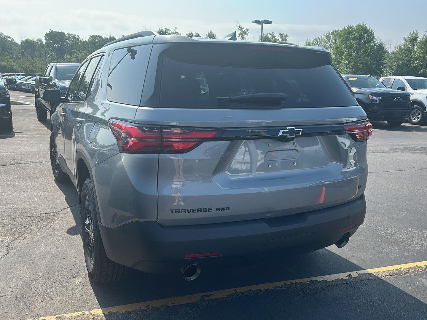 Used 2023 Sterling Gray Metallic Chevrolet LT Cloth image 4
