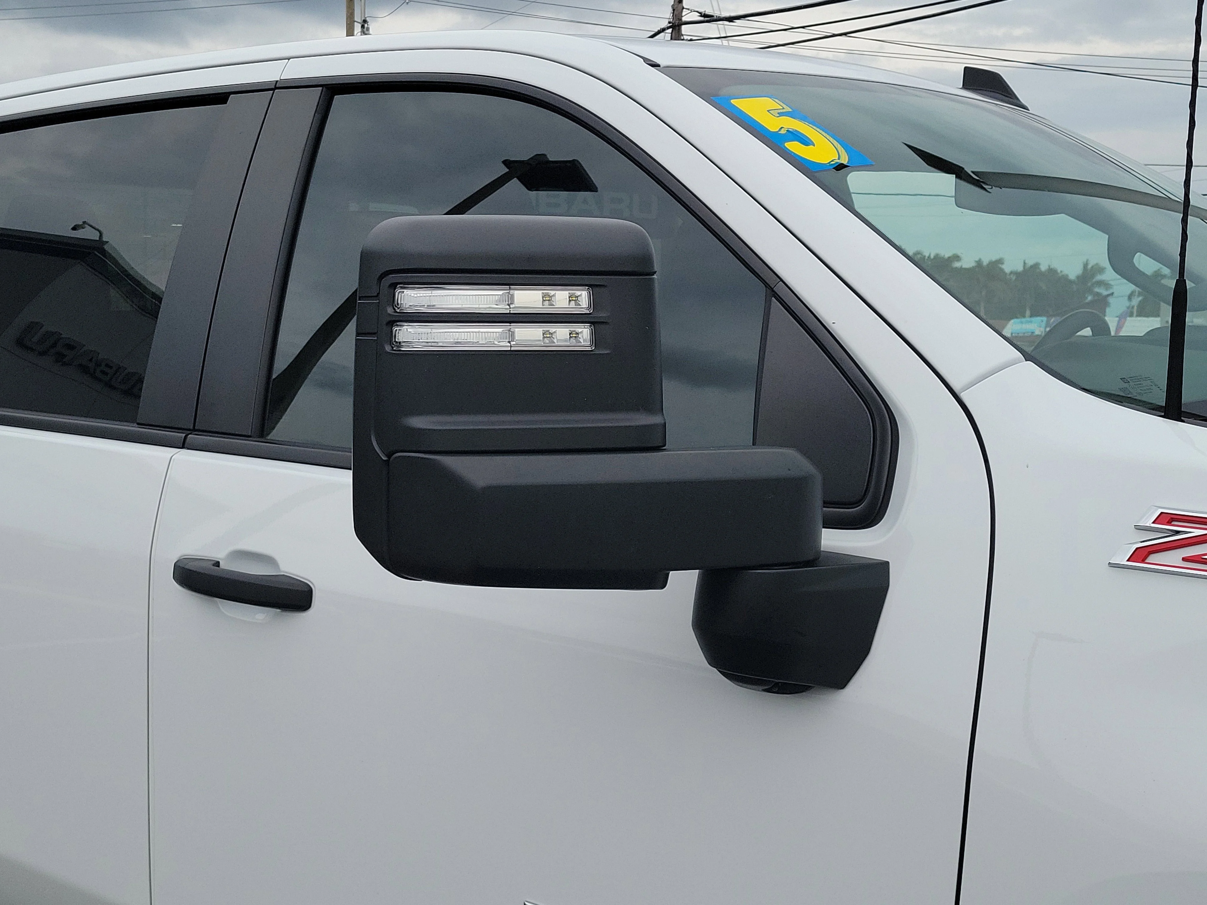 Used 2025 Summit White Chevrolet Custom image 9