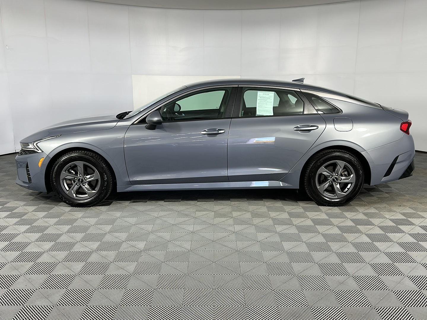 Used 2023 Everlasting Silver Kia LXS image 7