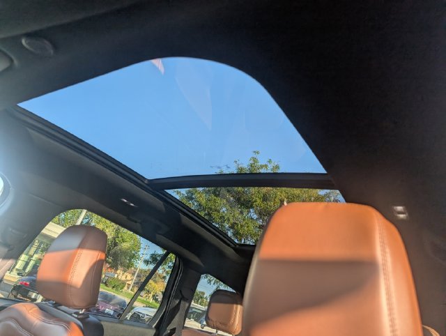 Used 2022 Blue Metallic Lincoln Reserve image 16