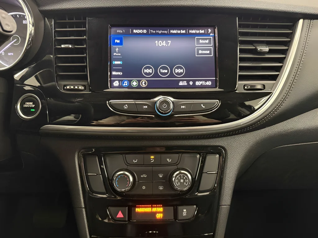 Used 2022 Summit White Buick Preferred image 24
