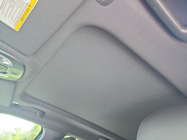 New 2026 Diamond Black Crystal Pearlcoat Jeep  image 16