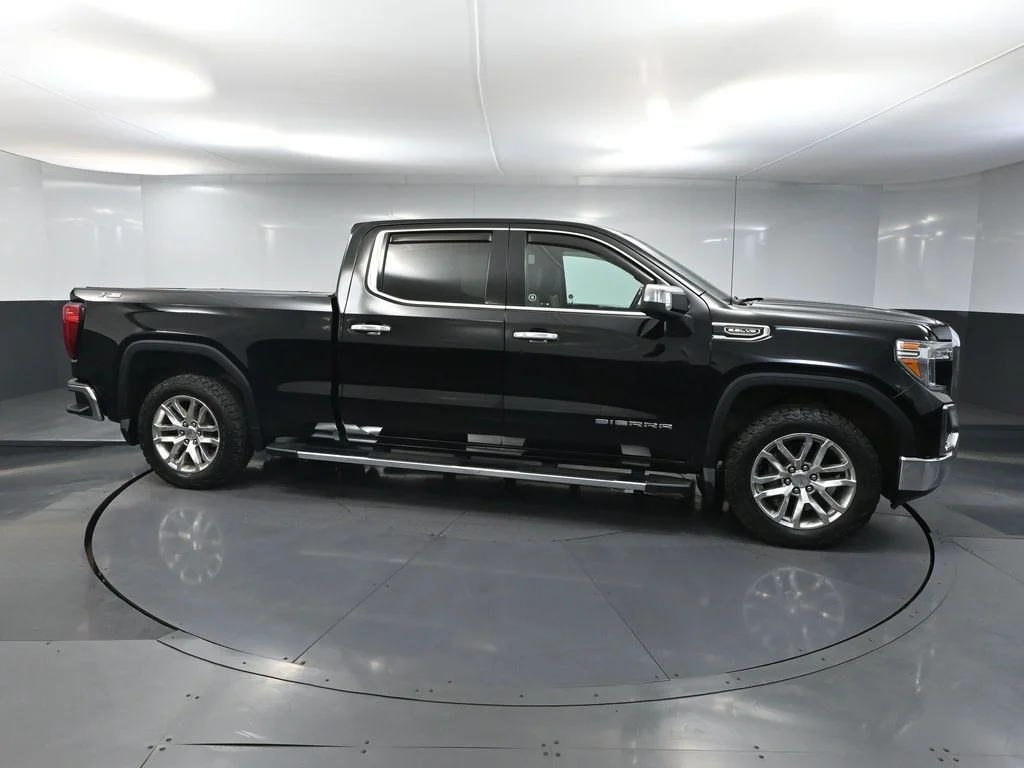 Used 2020 Black GMC SLT image 4