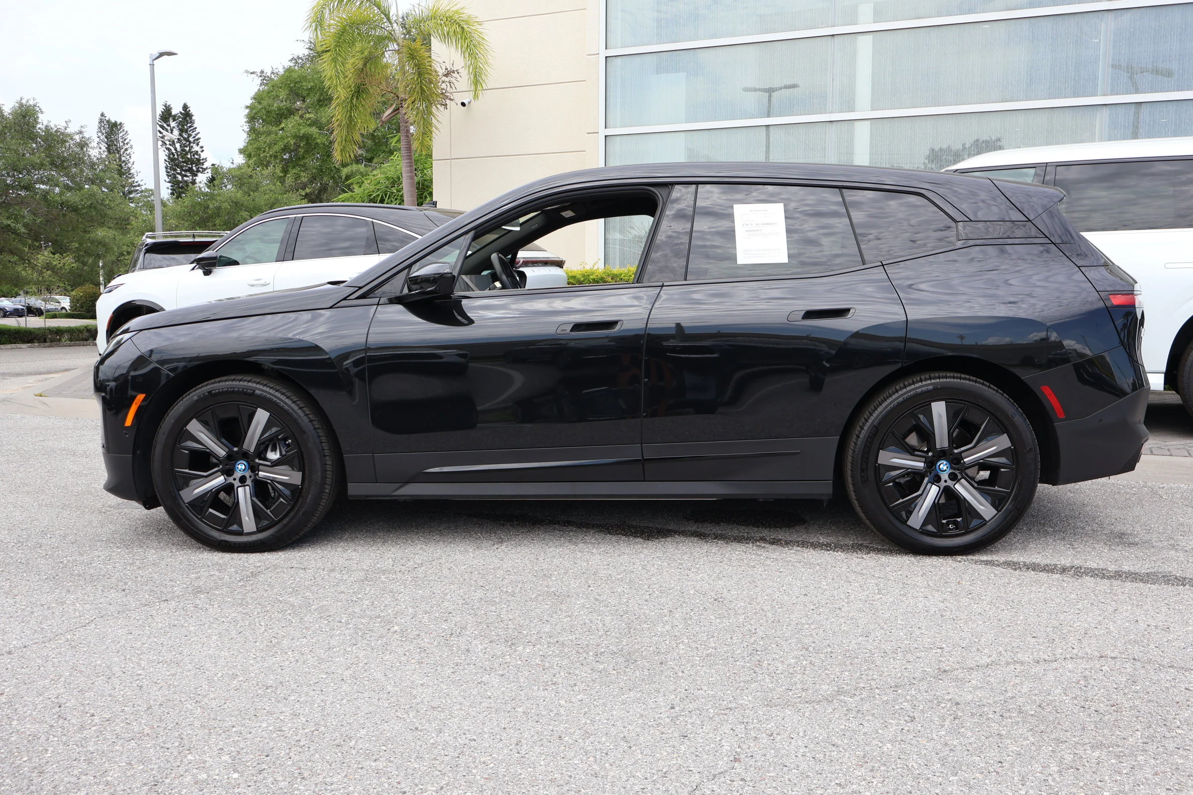 2025 BMW iX 50 - Photo 6