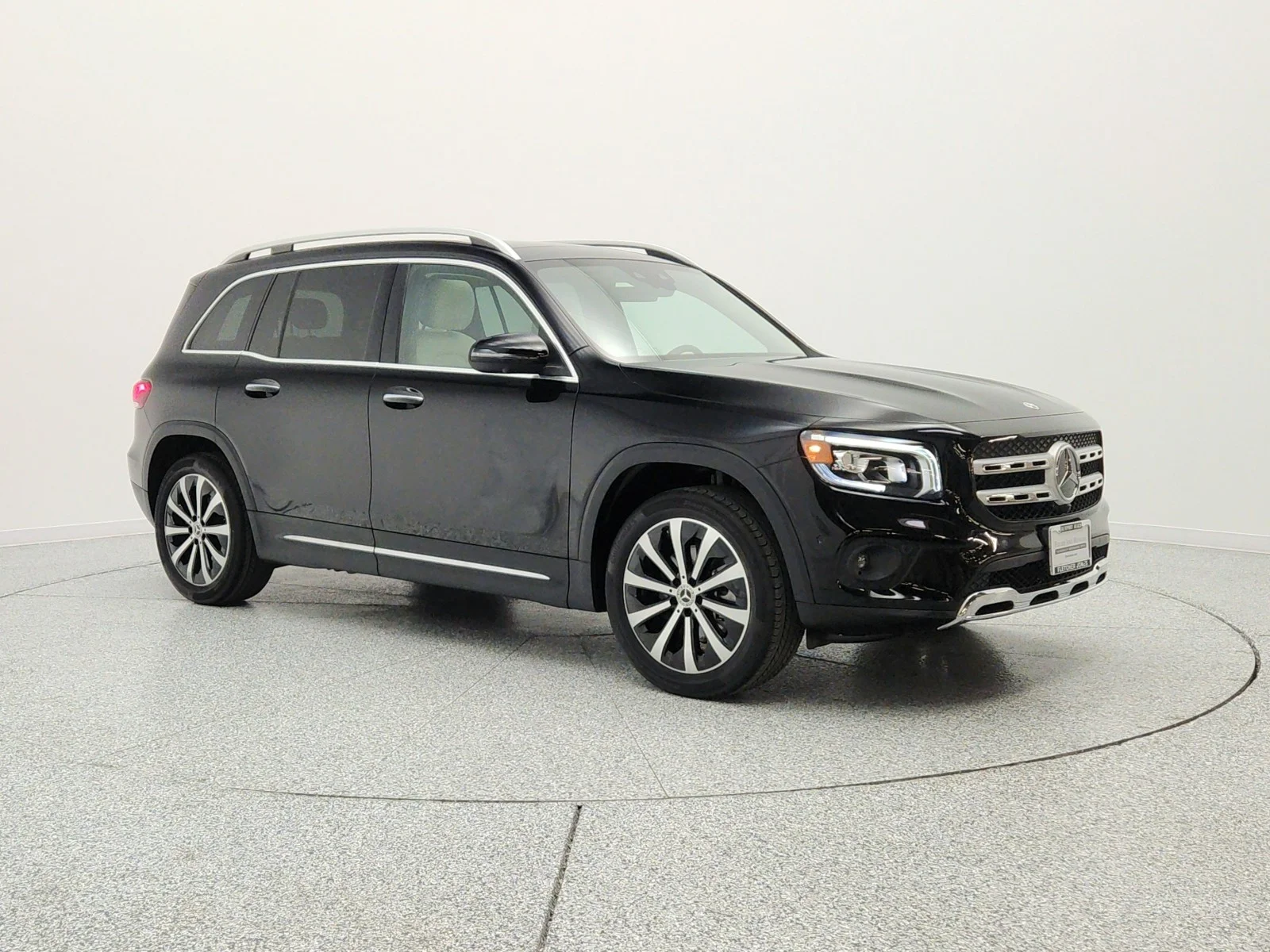 Used 2023 Night Black Mercedes-Benz GLB 250 SUV image 3