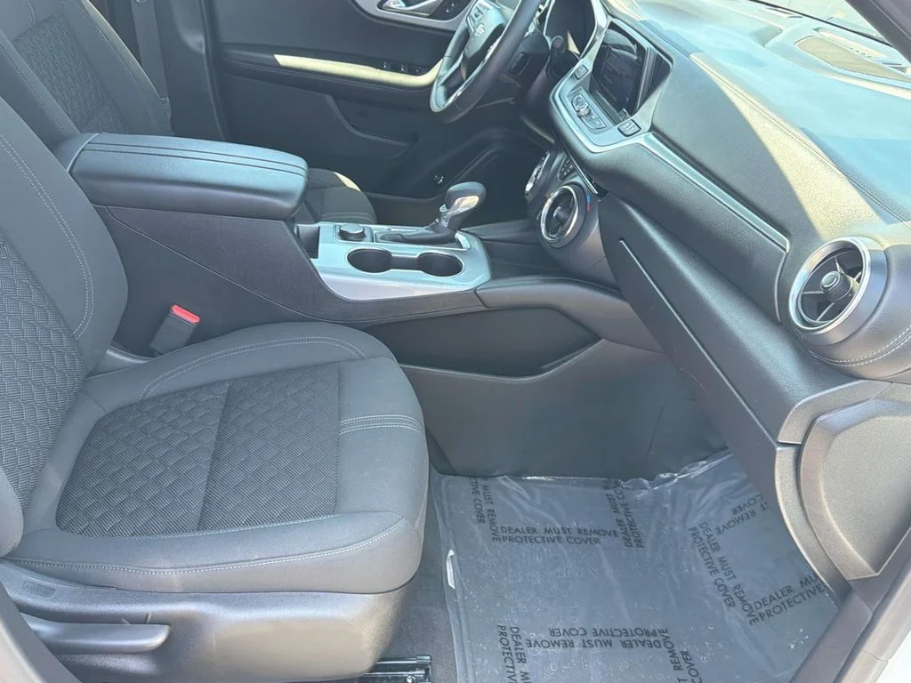 Used 2022 Summit White Chevrolet LT image 39